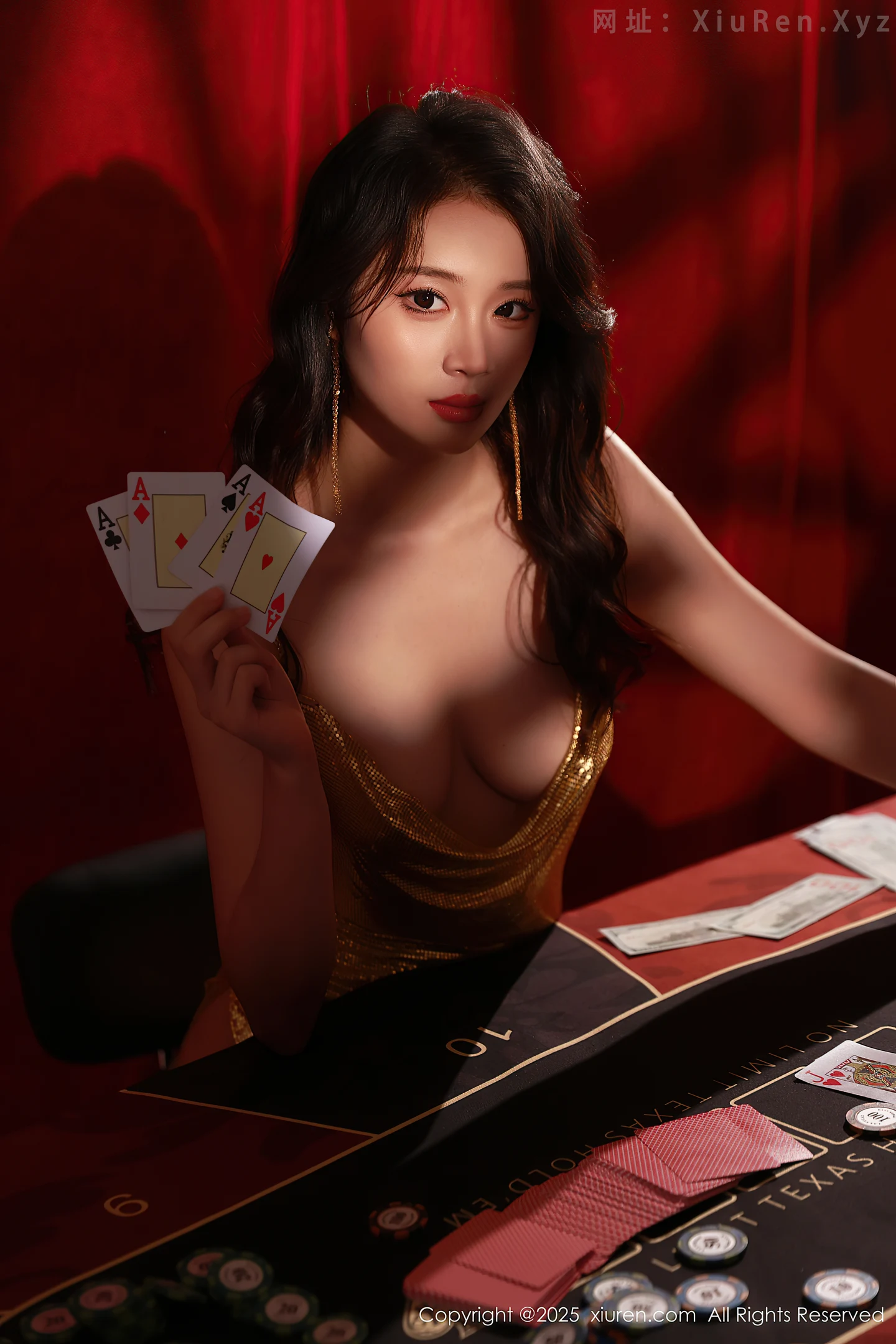 图片[5]-[XiuRen秀人网]VOL.10681 模特南乔性感金色吊带服饰+红色情趣内衣秀惹火身材撩人诱惑写真70P-秀人网官方网站